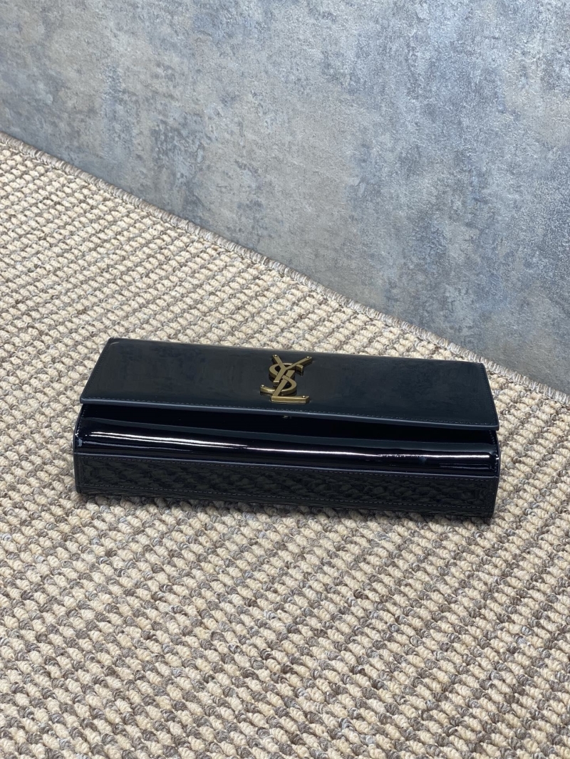 Y51 clutch bags